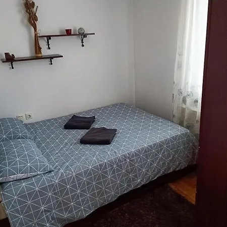 Serbian With Garden דירה Krnjaca