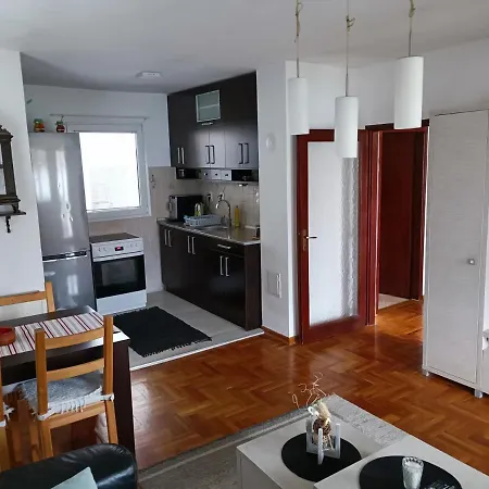 Apartmán Serbian With Garden *