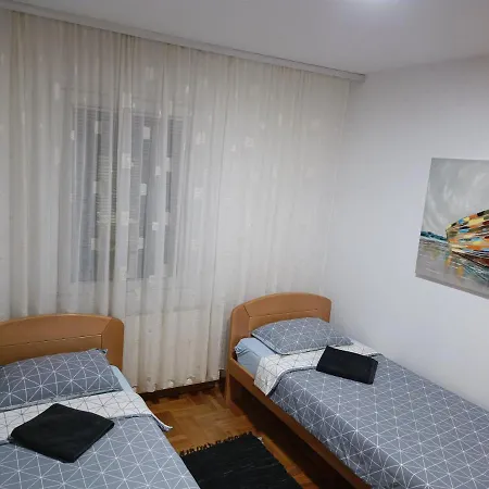 Apartmán Serbian With Garden *