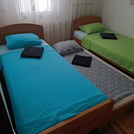 Apartmán Serbian With Garden *