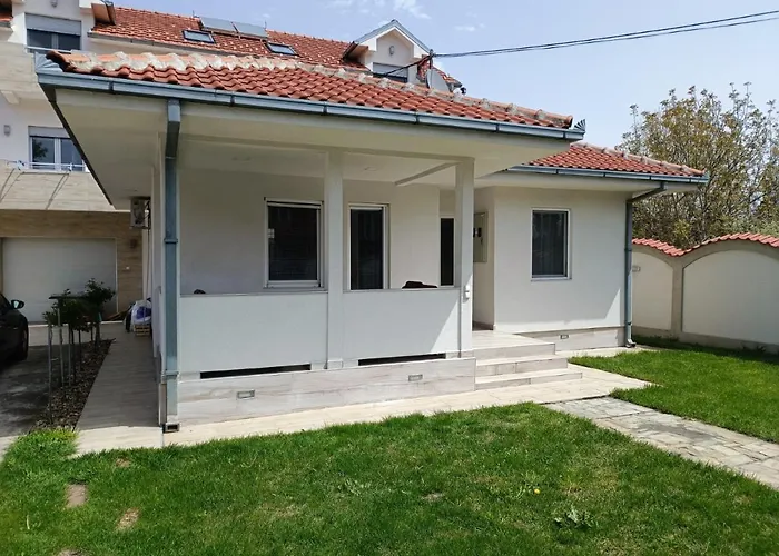 Serbian With Garden Διαμέρισμα Krnjaca